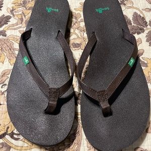 Women’s SANUK Brown Flip Flops 8